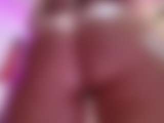 Live cam show with April-bowie - Dildo Or Vibrator on Livezox
