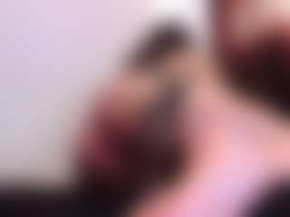 Live cam show with April-bowie - Athletic Amateur on Camsoda