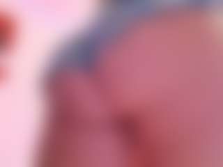 Live cam show with April-bowie - Brown Hair MILF on mypornchat.com