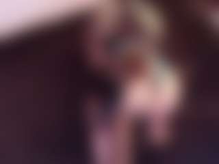 April-bowie MILF webcam performer live streaming