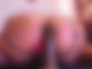 Live cam show with April-bowie - Skinny on testsause.com