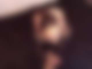 Live cam show with April-bowie - Athletic Middle Aged on luckytryst.com