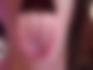 Live cam show with April-bowie - Small Tits Brown Hair on Camiplay Live