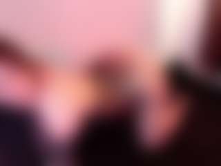 Live cam show with April-bowie - Spank Brown Hair on Camsoda