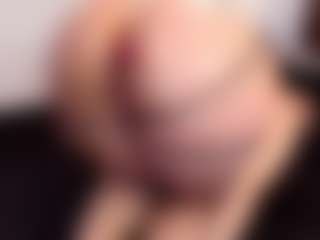 Live cam show with April-bowie - BBW on Nude Chat * 1 On 1 Webcam Sex * Live Cam Show