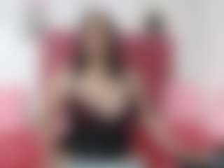 Live cam show with Ariana-Lavoie - Gamer Mature on CamSodaAdn