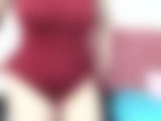 Live cam show with Ariana-Lavoie - Latina MILF on CamwithHer | colombia