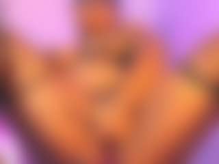 Live cam show with Martina - Spank on AdultVida.com