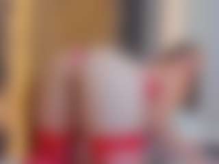 Live cam show with linda-montoya - Living Room on Camsoda