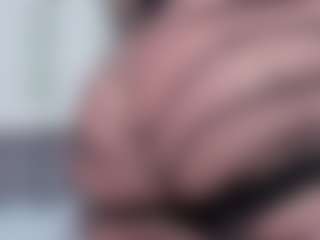 Live cam show with Mia Garcia - BBW on AdultVida.com