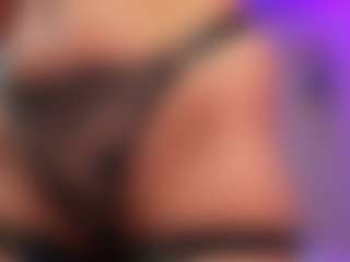 Live cam show with SabrinaJade - Tiny on SquirtSoMuch