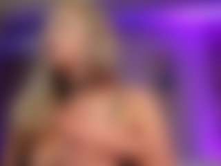 Live cam show with SabrinaJade - Bald on SquirtSoMuch