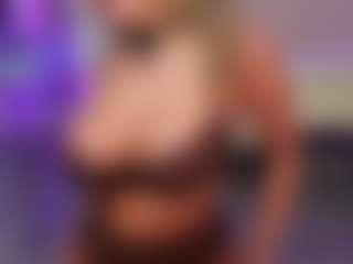 Live cam show with SabrinaJade - Arab Athletic on UwU Esports