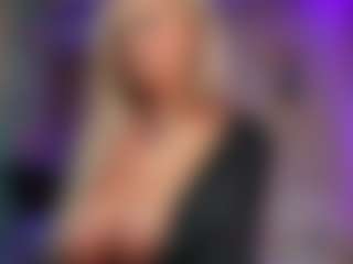 Live cam show with SabrinaJade - Shaved Pussy on studioflirtlive.com
