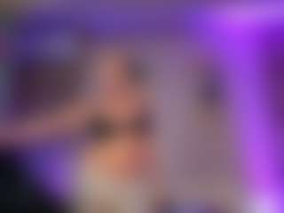 Live cam show with SabrinaJade - Public on LiveSexCams6