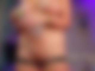 Live cam show with SabrinaJade - Blonde Hair Shaved Pussy on LiveSexCams6