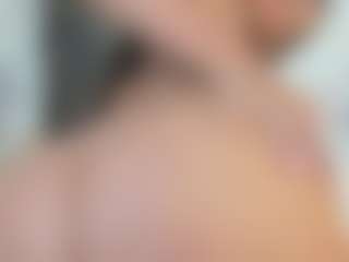 Live cam show with Samanta-joness - Thick on Camsoda