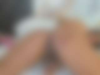 Live cam show with Samanta-joness - Ass Clapping on TeamSkeetLive