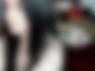Malaikka MILF webcam performer live streaming