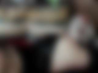 Live cam show with Malaikka - Spy Granny on sexylivex.com