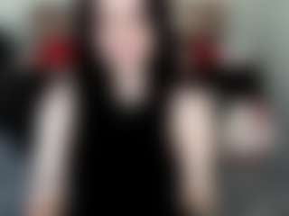 Live cam show with Malaikka - MILF Teen (18+) on livesuperchat.net