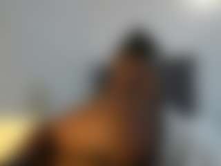 Live cam show with sowfit - Bedroom Ebony on Camsoda