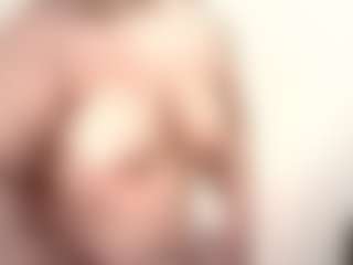 abrilhotty's Live Sex Cam Show