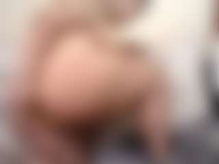 Live cam show with abrilhotty - Living Room on sexylive.show