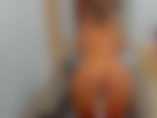Live cam show with mariemarie03 - Domination on AdultVida.com