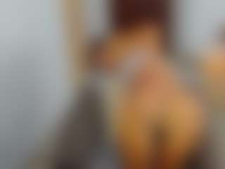 Live cam show with mariemarie03 - Living Room on xxxlivecams.org
