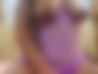 Live cam show with Melisa-Garcia - Smoking on Camsoda Late Night