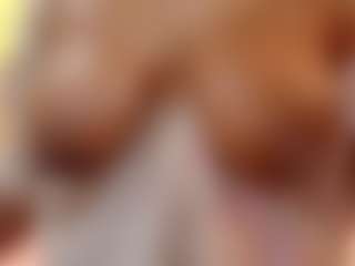 Live cam show with Melisa-Garcia - Smoking on StripNow