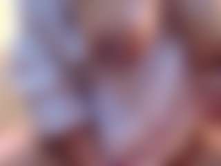 Live cam show with Melisa-Garcia - Smoking on crypto-cams