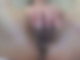 Live cam show with Melisa-Garcia - Smoking on madthumbs