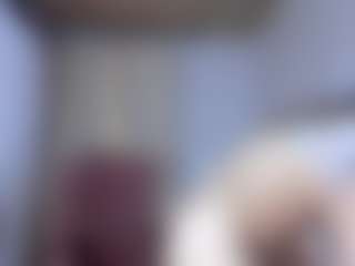Live cam show with Estef_coll - Brown Hair on Stripli.com