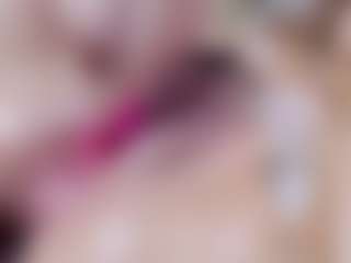 Live cam show with Estef_coll - Teen (18+) on Camsoda