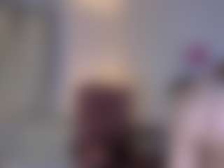 Live cam show with Estef_coll - Camel Toe on Big Tits