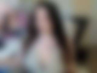 Live cam show with Liz White 333 - Horney on chickslive.net