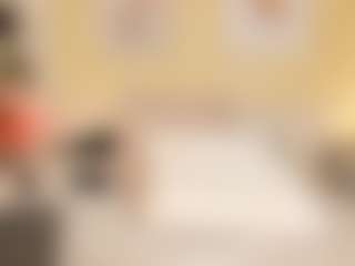 Live cam show with Mia-crawford - Bikini on Milfs Live