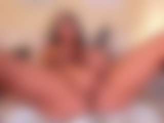 Live cam show with Mia-crawford - Drinking on Uber Horny