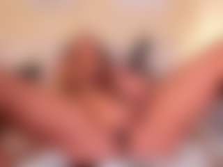 Live cam show with Mia-crawford - Foot Fetish on SinfulBabes