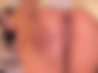 Live cam show with Mia-crawford - Strip Black on Milfs Live