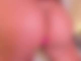 Live cam show with Mia-crawford - Bikini on Camsoda