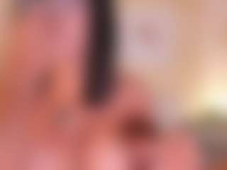 Live cam show with Mia-crawford - Athletic Public on Milfs Live