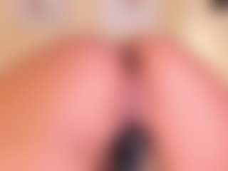 Live cam show with Mia-crawford - Young Adult on Camsoda
