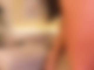 Live cam show with Mia-crawford - Bedroom on Camsoda