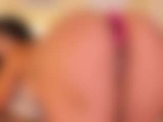 Live cam show with Mia-crawford - Bedroom on Camsoda