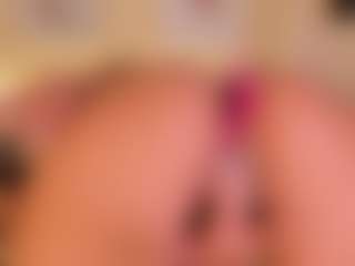 Live cam show with Mia-crawford - Teen (18+) on UwU Esports