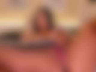 Live cam show with Mia-crawford - Shaved Pussy Teen (18+) on livesuperchat.net