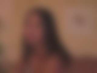Live cam show with Mia-crawford - Young Adult on mypornchat.com